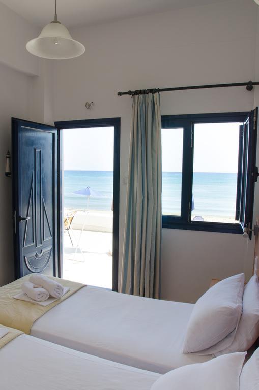 Yialos Studios-Apartments Makrýgialos Екстериор снимка