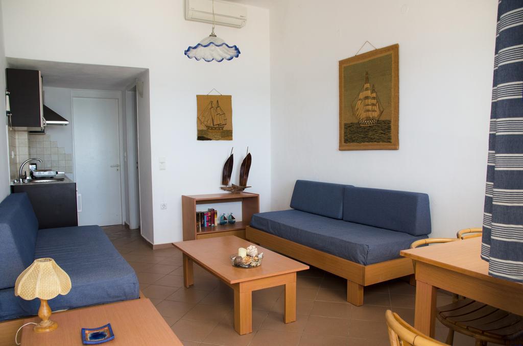 Yialos Studios-Apartments Makrýgialos Екстериор снимка